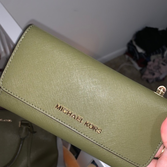 Michael Kors Large Saffiano Leather Satchel - Picture 3 of 4